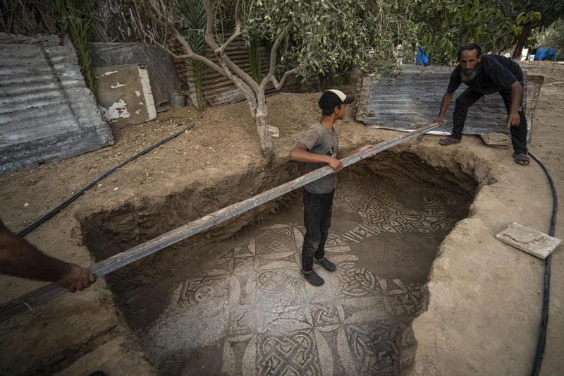Një fermer palestinez zbulon një thesar të rrallë dhe të lashtë në Gaza (FOTO)