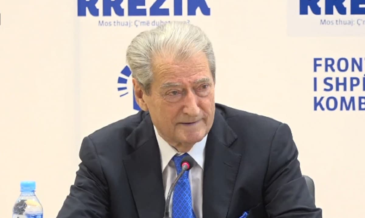 Berisha: Rritja 7 për qind e pagës për pedagogët, vendim cinik i Ramës