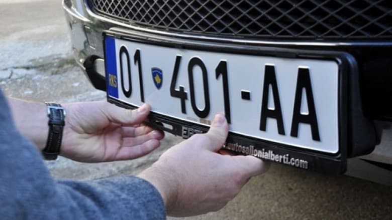 2 mijë e 222 vetura me targa ilegale janë regjistruar në RKS