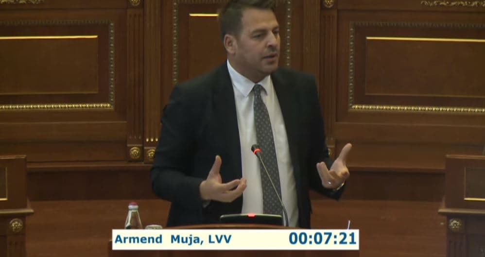 Muja: Mësimdhënësit t’i kompensojnë orët e të paguhen avans
