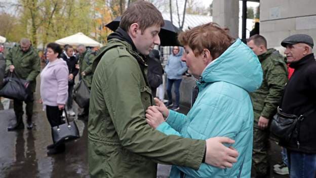 Putini i përjashton disa studentë nga mobilizimi ushtarak