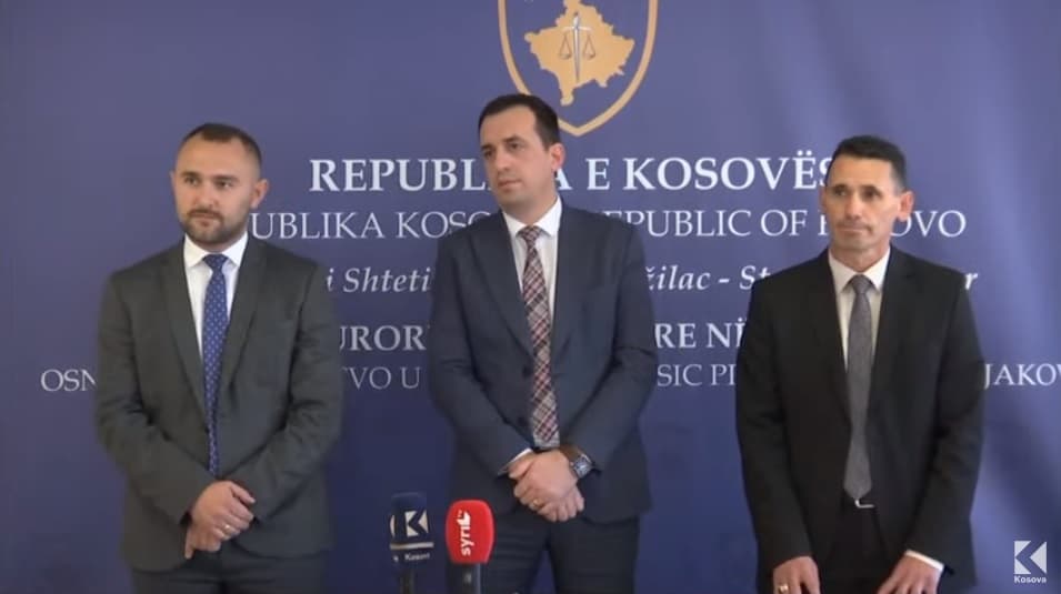 Aksioni kundër fajdeve në Gjakovë, u konfiskuan vetura, armë e para (VIDEO)