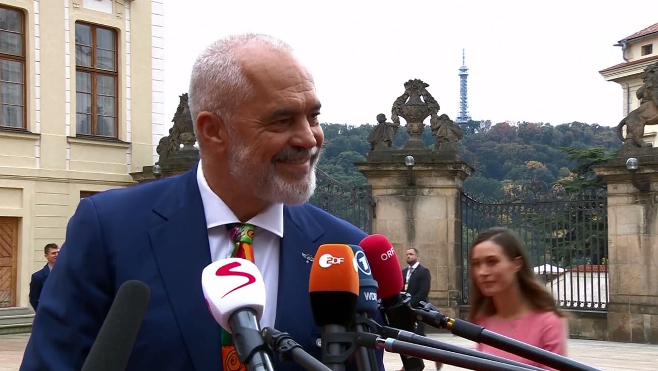 Edi Rama nga Praga: Jemi B pa E - synimi është të bëhemi BE (VIDEO)