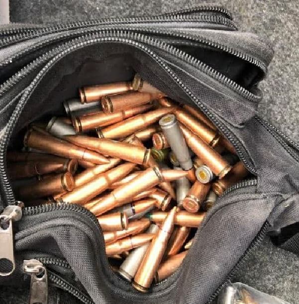 Arrestohen dy të dyshuar në Podujevë, policia konfiskon armë e municion