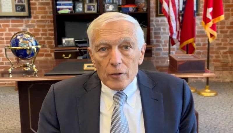 Clark: Shkëputja e Kosovës u diktua nga veprimet serbe, tani dy vendet të gjejnë rrugën për të ecur përpara