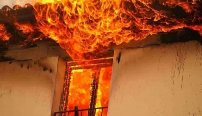 Përfshihet nga zjarri një banesë në Gjirokastër