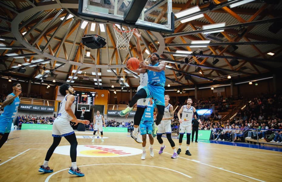 Edon Maxhuni me skuadrën e tij mposht rumunët në FIBA Europe Cup