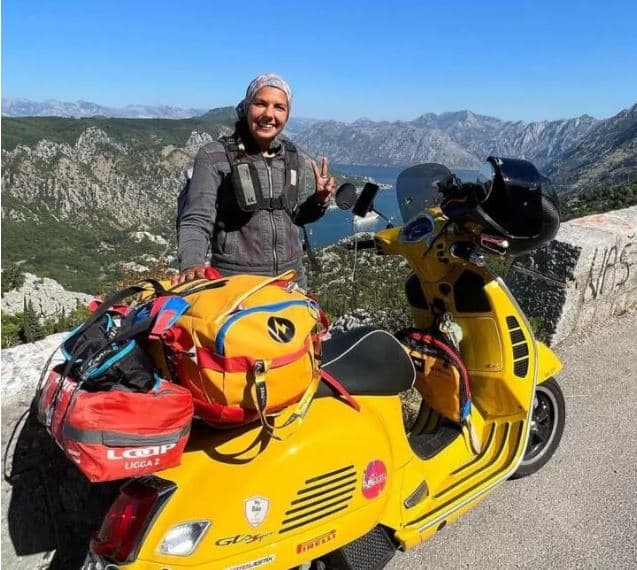 Gruaja viziton 10 vende evropiane me skuter