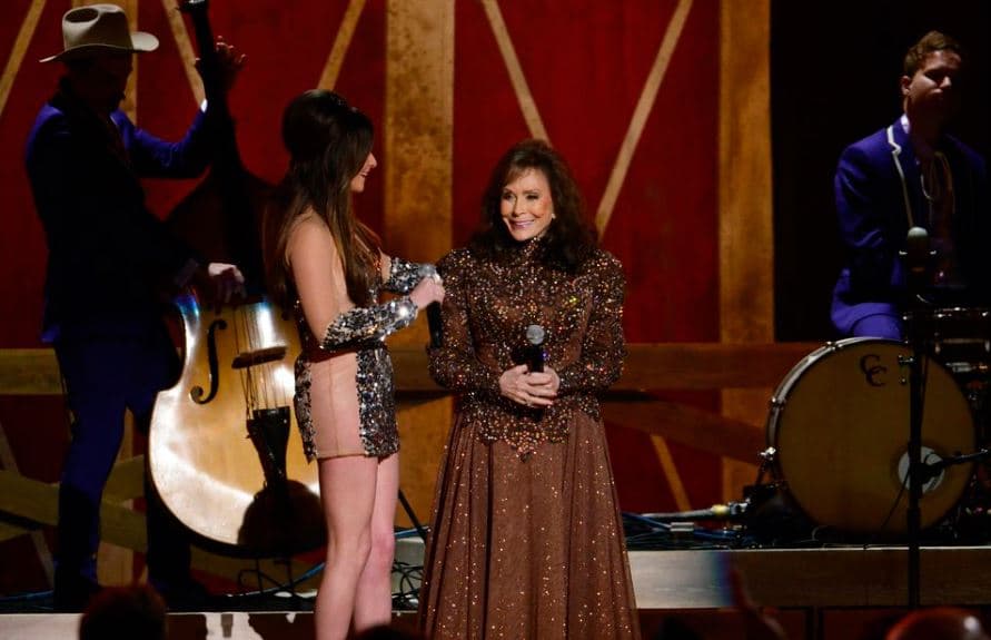 Ylli i muzikës country Loretta Lynn ka vdekur në moshën 90 vjeçare