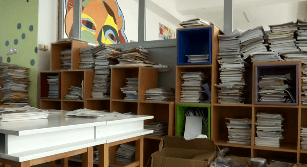 Shkollat riciklojnë librat e papërdorshme (VIDEO)