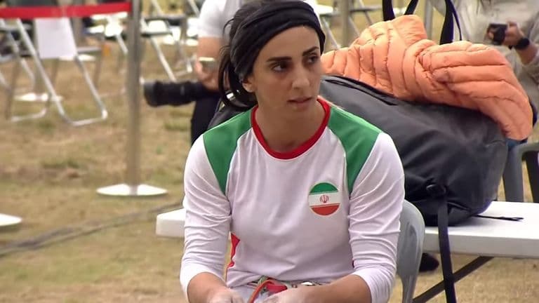 Atletja iraniane kërkon falje publike pasi garoi pa hixhab jashtë Iranit