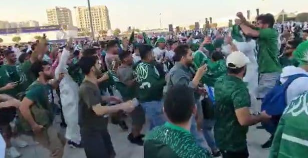 Tifozët e Arabisë Saudite festojnë si Cristiano Ronaldo (VIDEO)