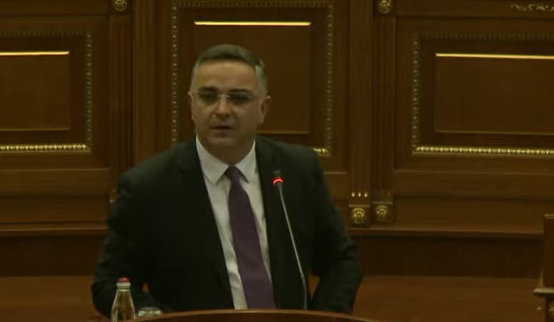 Tahiri i AAK-së fton deputetët që ta pengojnë projektbuxhetin për vitin 2023