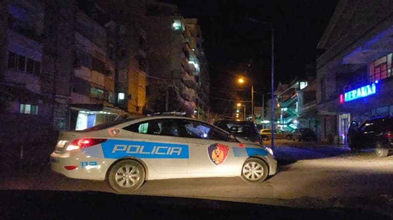 Tiranë, policia në ndjekje të autorit që shkrepi armën derisa po lëvizte me motor