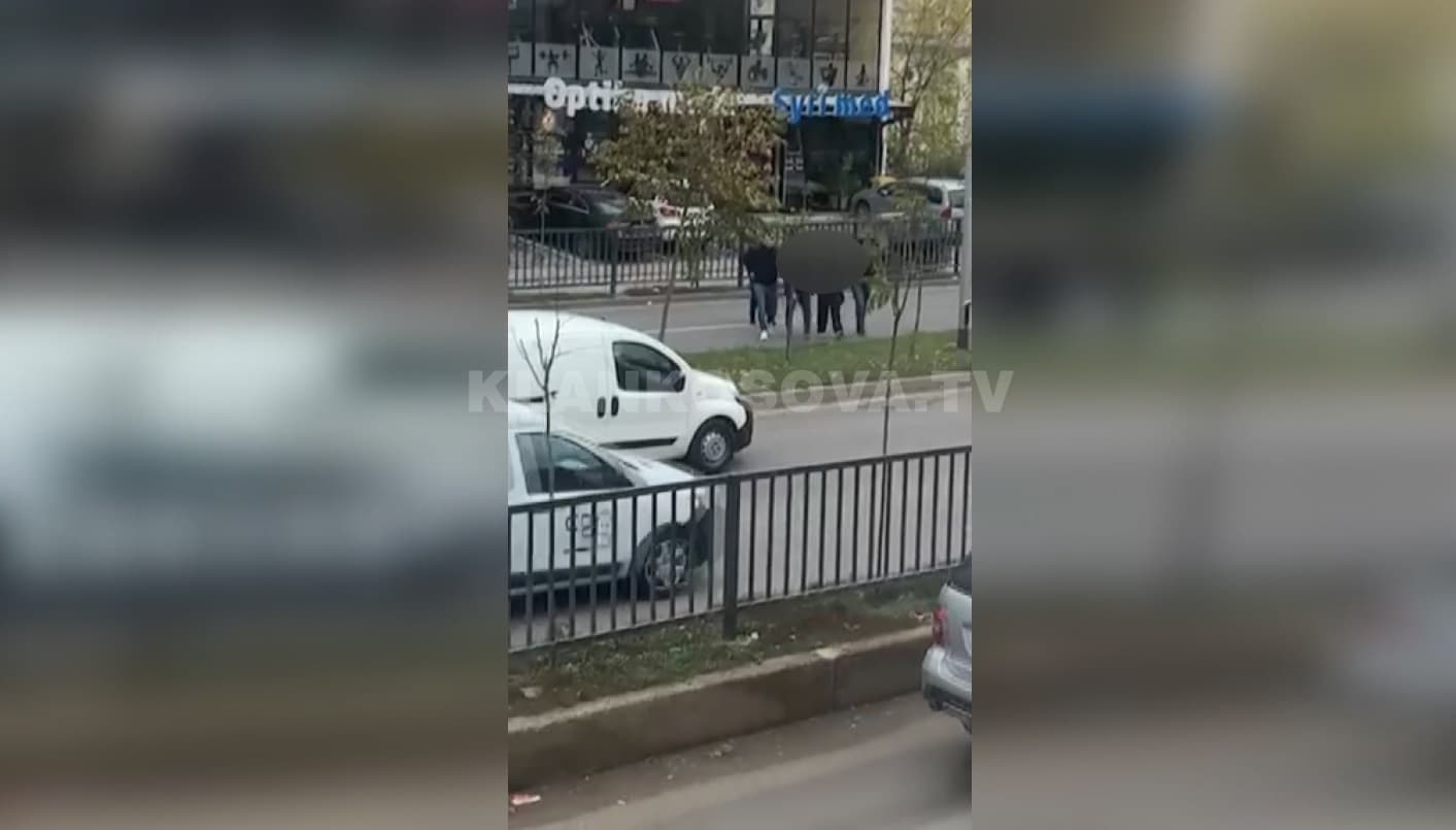 Policia arreston midis rruge një person në Fushë Kosovë (VIDEO)