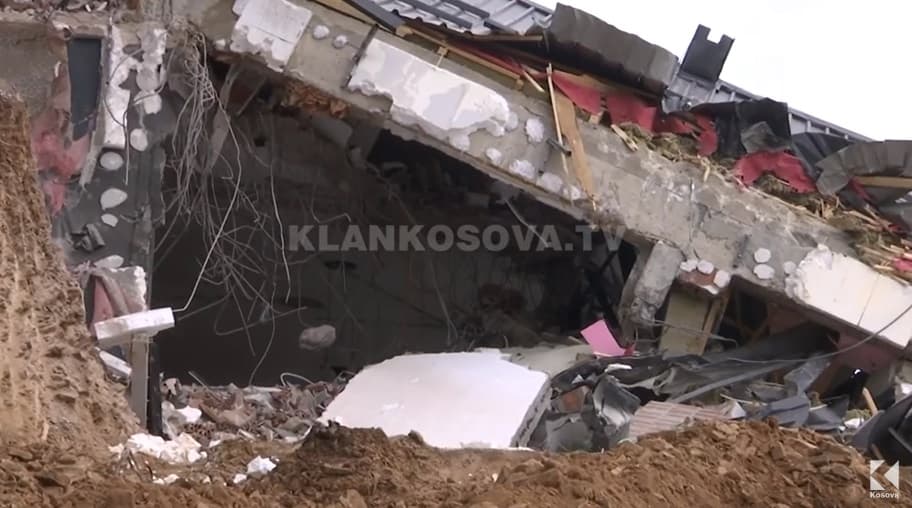 Inspektorati me aksion për rrënimin e vilave luksoze në Batllavë (VIDEO)