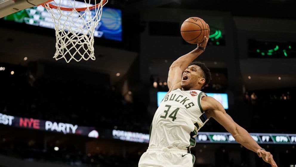 Giannis Antetokounmpo shpërndan dhurata për të gjithë ekipin e Milwaukee Bucks (VIDEO)