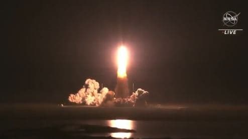 NASA nis raketën "Artemis" në hënë (VIDEO)