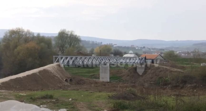Dy vigje shkurtojnë rrugët në Vushtrri (VIDEO)