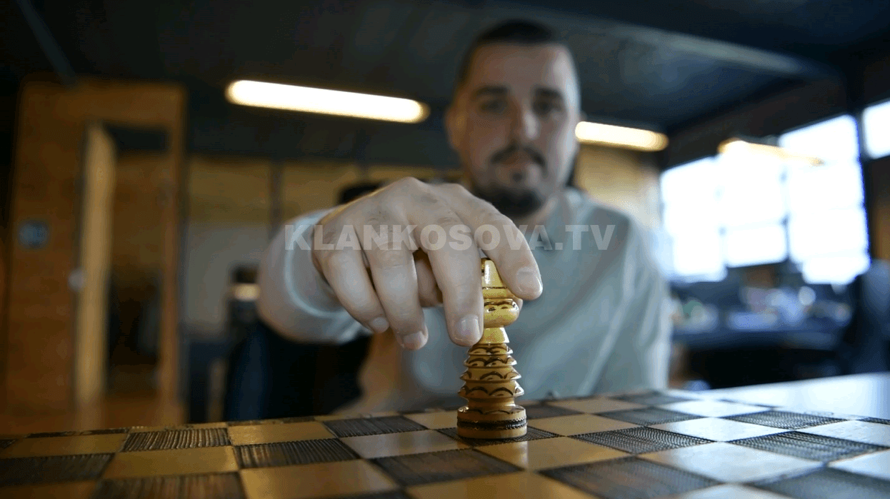 Nderim Saraçi, mbreti i shahut në Kosovë (VIDEO)