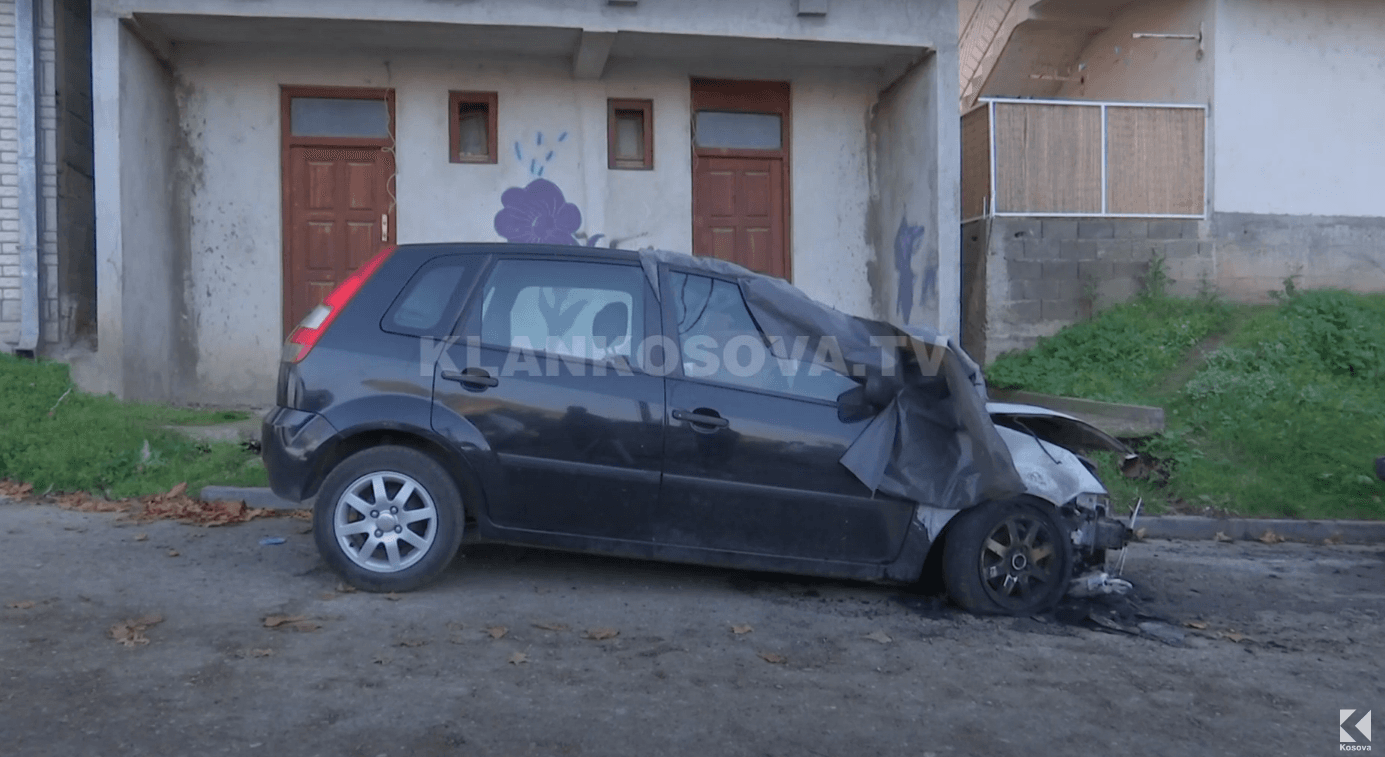 Vazhdojnë incidentet në veri, digjet edhe një veturë me targa RKS (VIDEO)