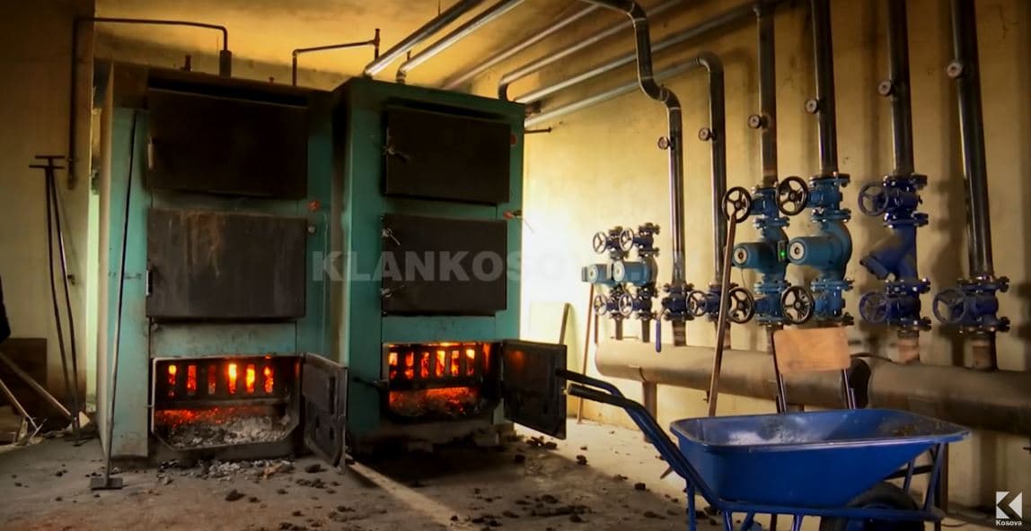Kthehet thëngjilli në shkolla, pezullohet vendimi që e ndalonte (VIDEO)