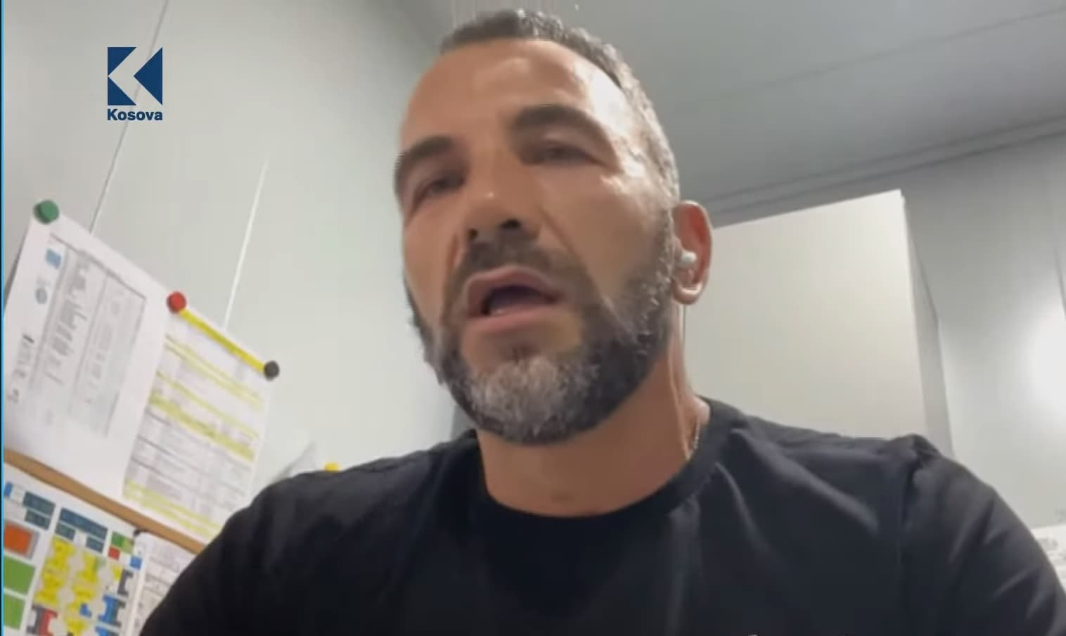 “U detyrova të shkoj në Afrikë për shkollimin e fëmijëve”, rrëfimi i anesteziologut që la QKUK-në (VIDEO)