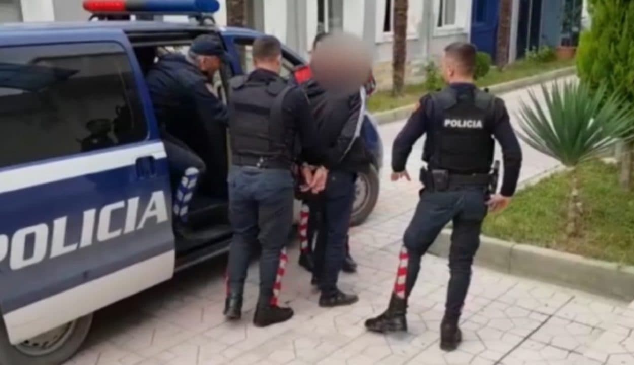 Tentoi të kalonte 59 emigrantë me furgon në Kosovë, arrestohet 18-vjeçari