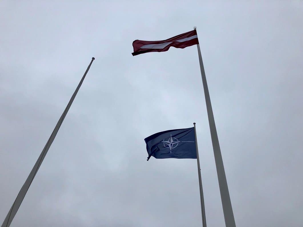 Letonia, anëtare e NATO-s, thërret një takim urgjent