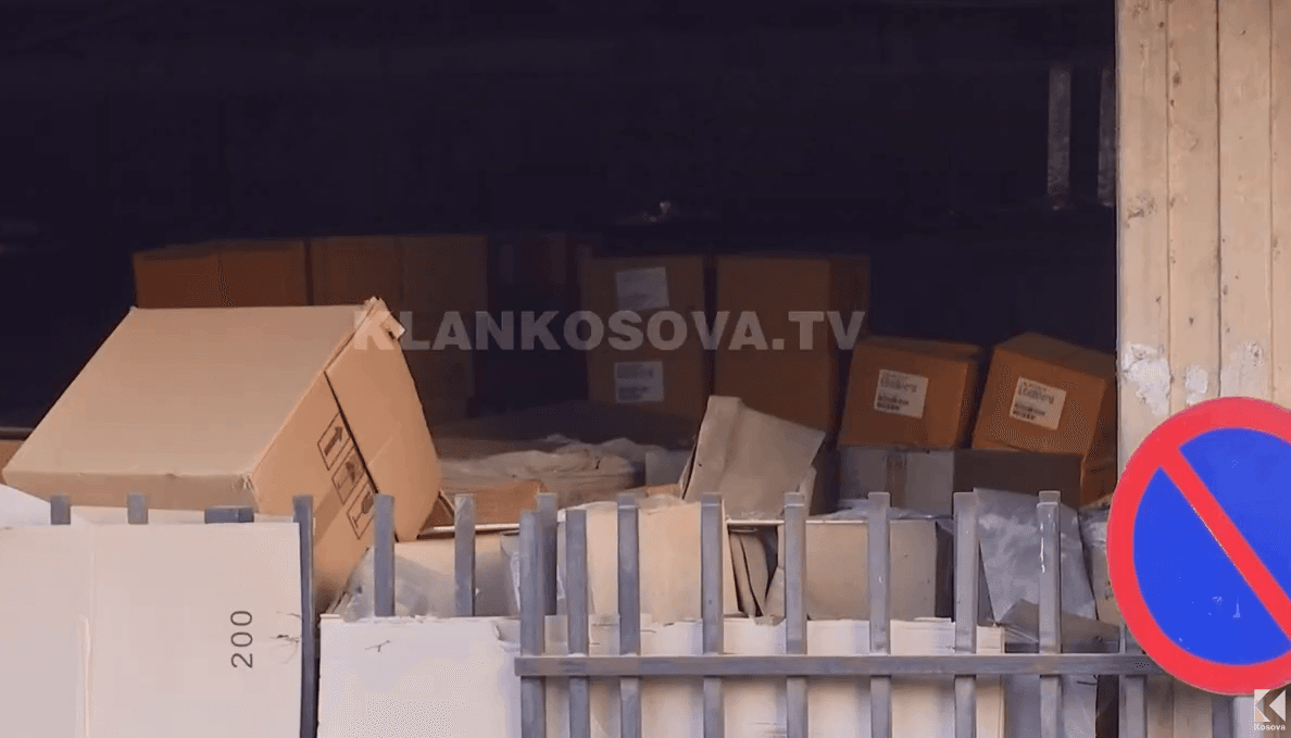 Kapet i dyshuari për vjedhje ilaçesh në Depon Qendrore të Ministrisë së Shëndetësisë (VIDEO)