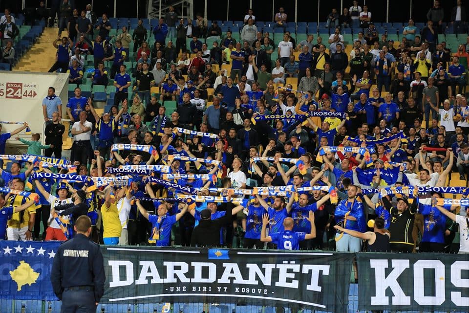 Rrudhani i fton tifozët ta mbështesin Kosovën kundër Rumanisë: Shpresojmë në fitore