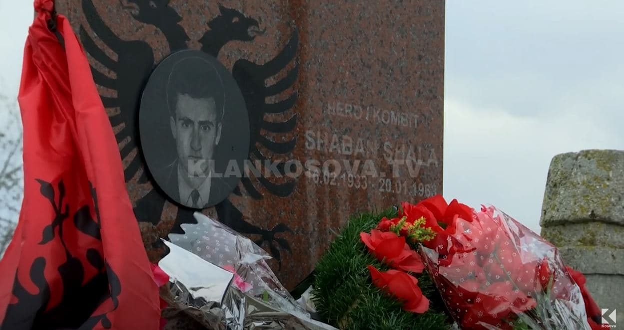 Përkujtohet Shaban Shala, dekada më parë i nisi me tren për në Beograd dy flamuj kuq e zi (VIDEO)