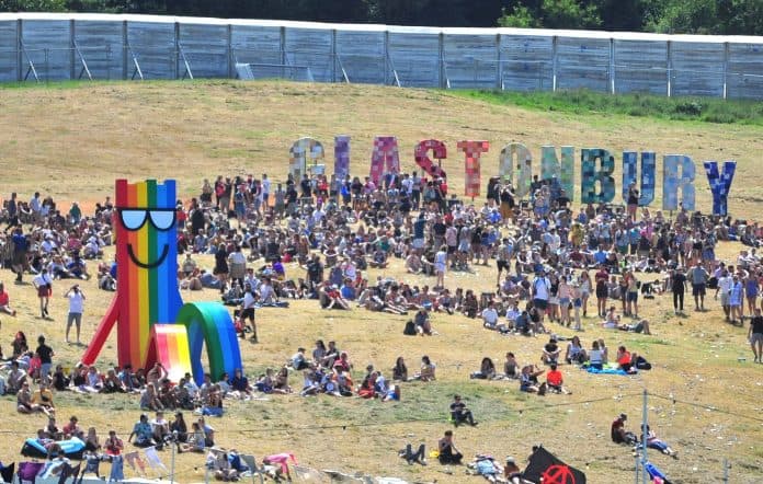 Në fundjavë dalin në shitje biletat për Glastonbury