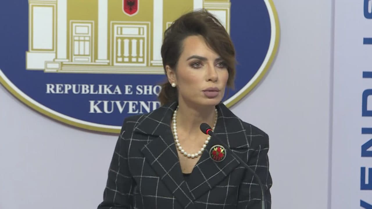 Grida Duma lë mandatin: “Të qëndroja me 'sikur' nuk funksionon për ndërgjegjen time”