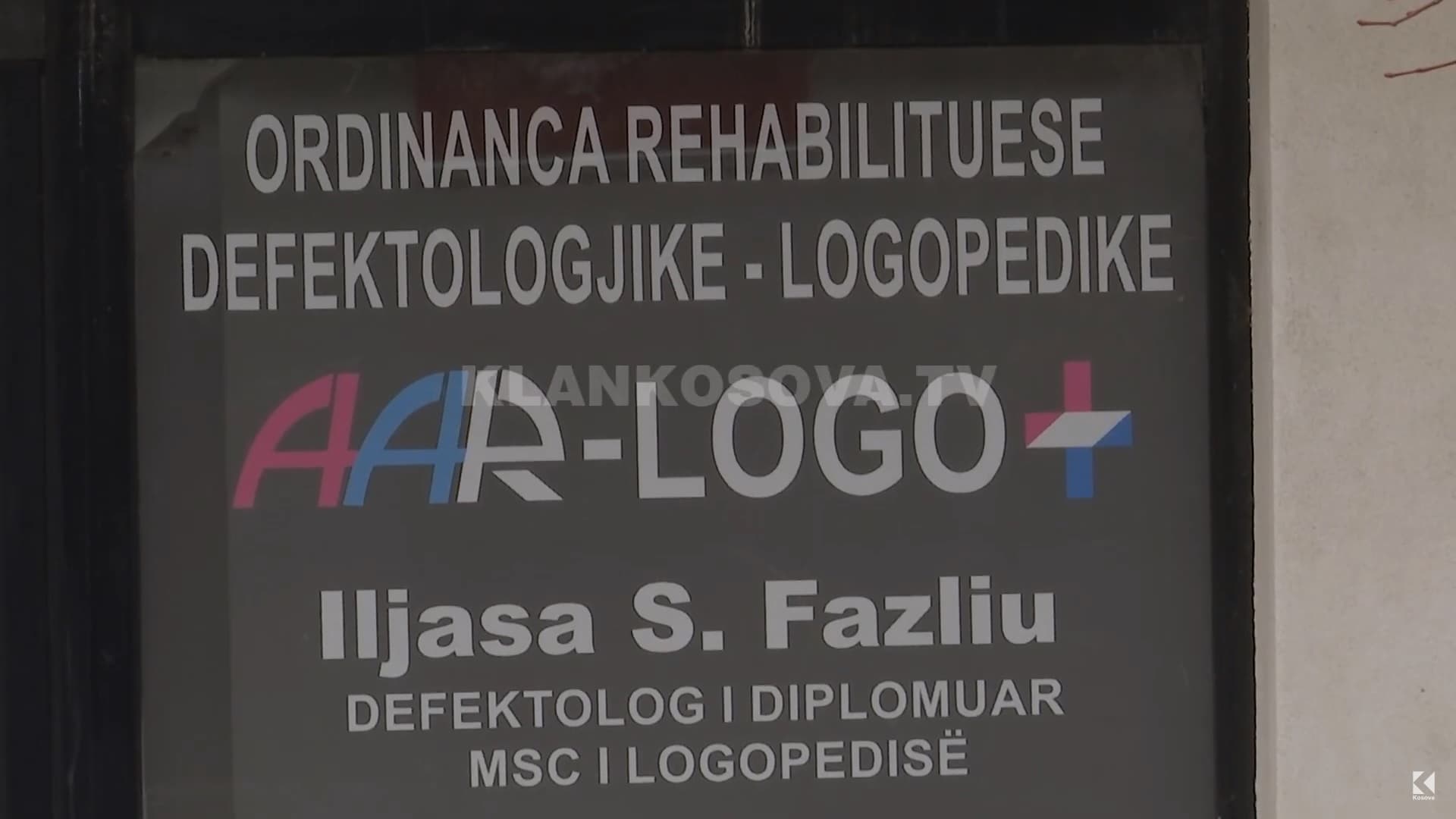 Gjykata zhvendoset në spitalin e Gjilanit për ta “burgosur” logopedin (VIDEO)
