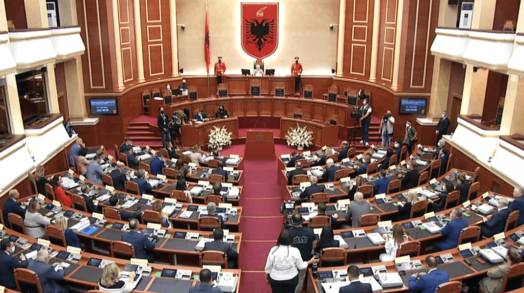 Shqipëria bie për katër vende në ideksin botëror të sundimit të ligjit