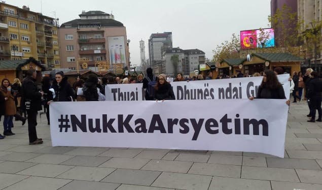 RRGK: Vrasja e grave vjen si pasojë e dështimit institucional në trajtimin e dhunës me bazë gjinore