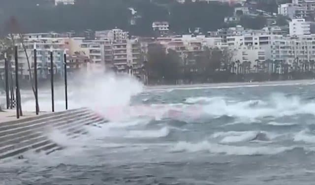 Dallgë deri në 2 metra, pezullohet lundrimi detar në Vlorë