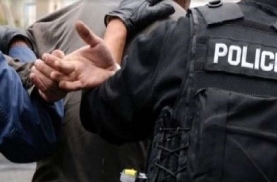 Pesë të arrestuar në Prishtinë, dyshohet se mashtruan kompaninë ku punonin