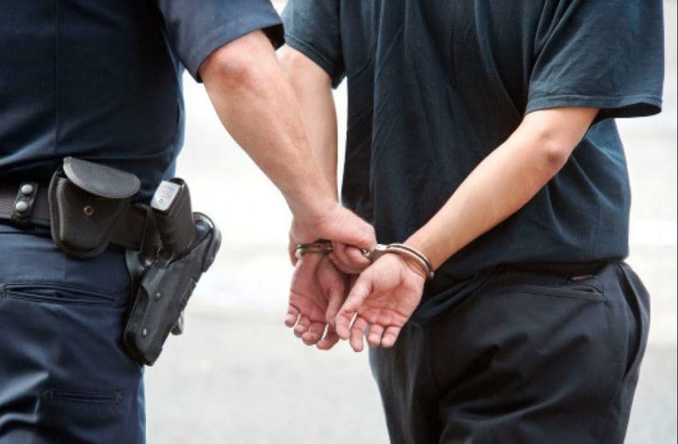 Arrestohet 33-vjeçari në Ferizaj pasi dyshohet se sulmoi bashkëshorten