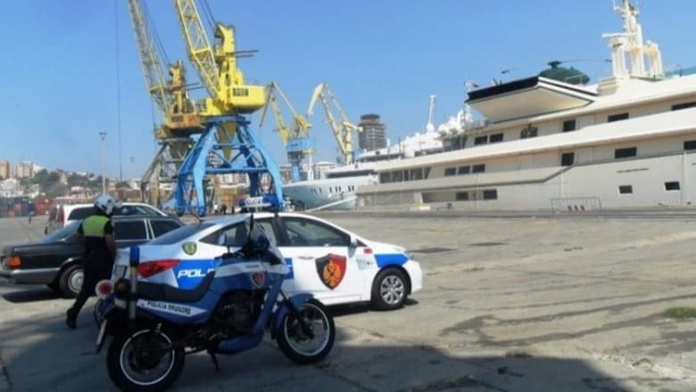 Tentoi të kalonte kufirin me dokumente false, arrestohet në Durrës një 30-vjeçare nga Kosova