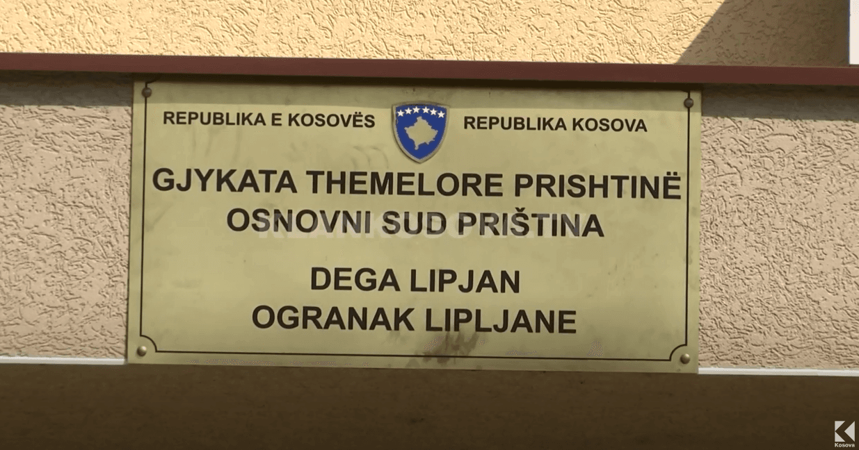 Shkuan për seancë, të dyshuarit kërcënuan gjyqtarët (VIDEO)