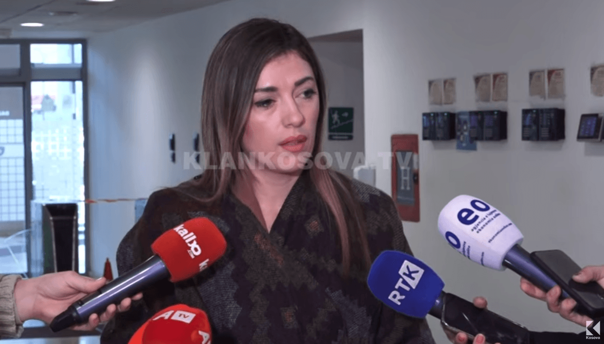 Haxhiu e mban përgjegjës sistemin gjyqësor në rastin e vrasjes së 35-vjeçares (VIDEO)