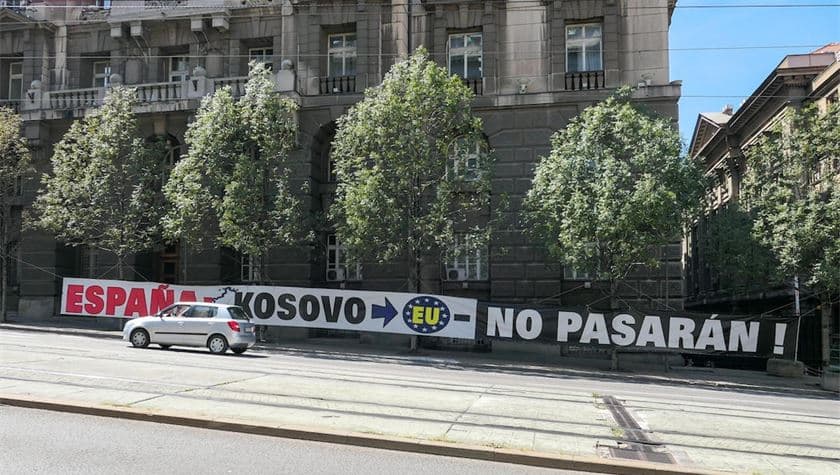 Për të zgjidhur mosmarrëveshjen Kosovë-Serbi, duhet të ndjekim kornizën e dialogut Beograd-Prishtinë