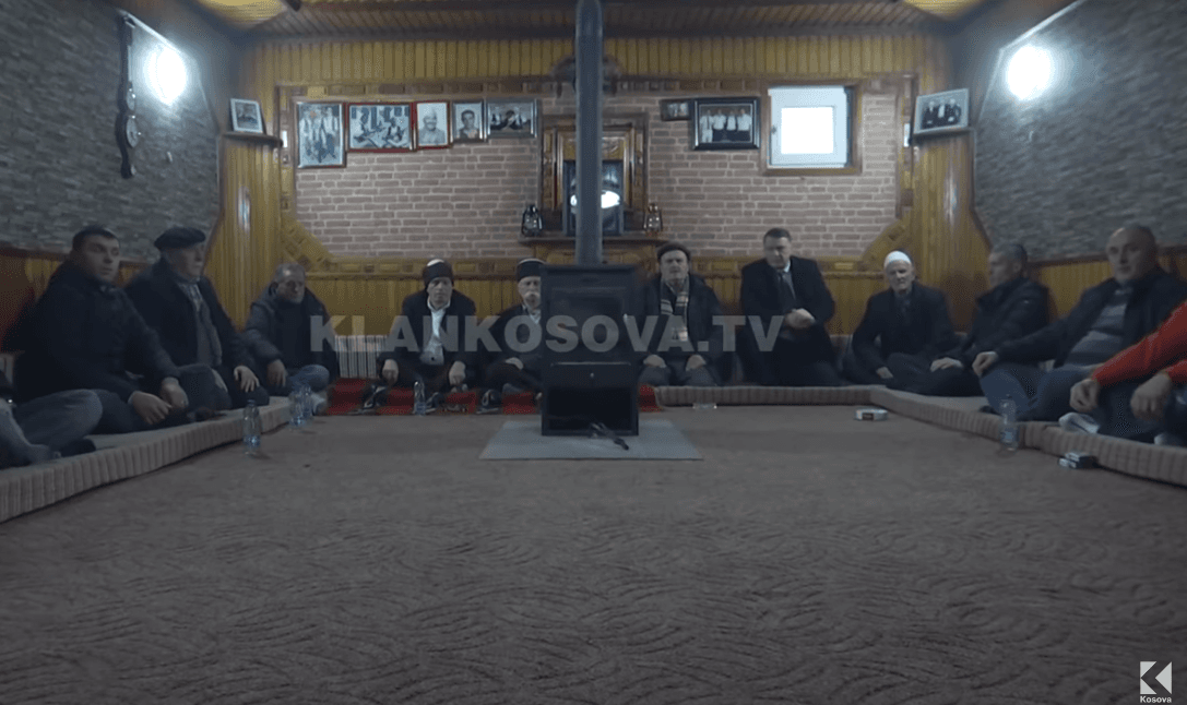 Rapsodi Ali Krasniqi, la pas vetes 200 këngë (VIDEO)