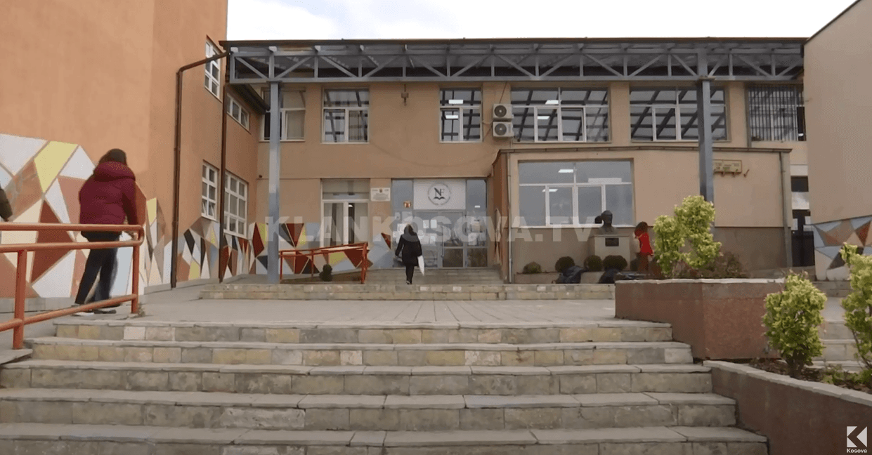 E paqartë se kur përfundon gjysmëvjetori nëpër shkolla (VIDEO)