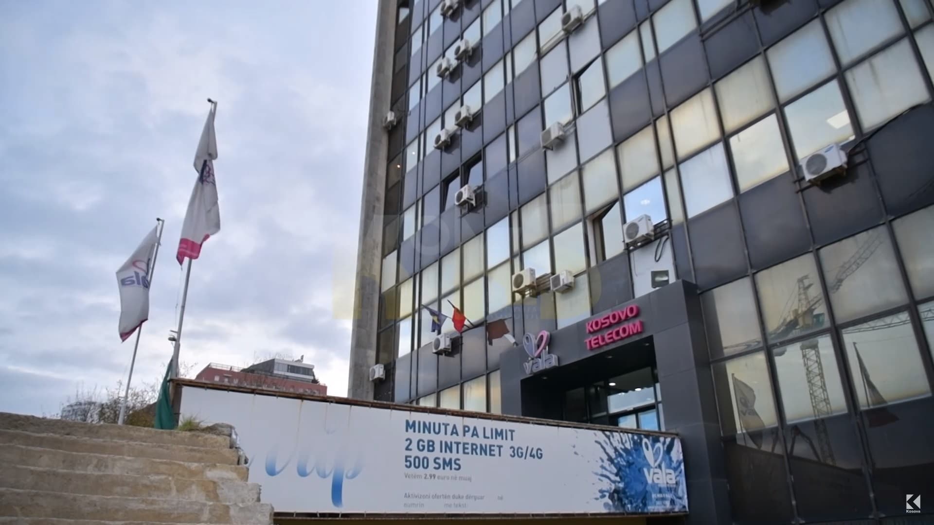 Telekomi mohon akuzat e Kocit, por pranon që nuk ua paguan punëtorëve sigurimin shëndetësor (VIDEO)
