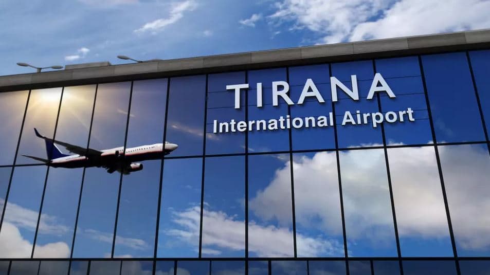 Moti i keq, anulohen 10 fluturime në Rinas