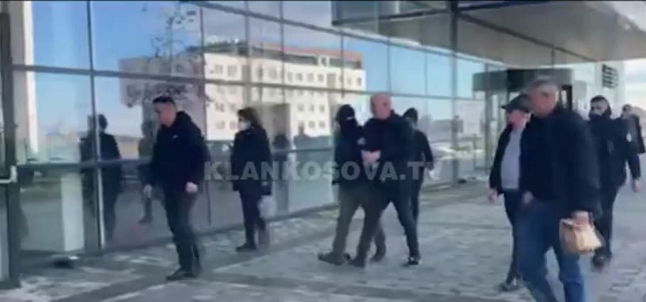 Dyshime për krime luftë në Kosovë, një muaj paraburgim për Sllagjan Trajkoviqin (VIDEO)