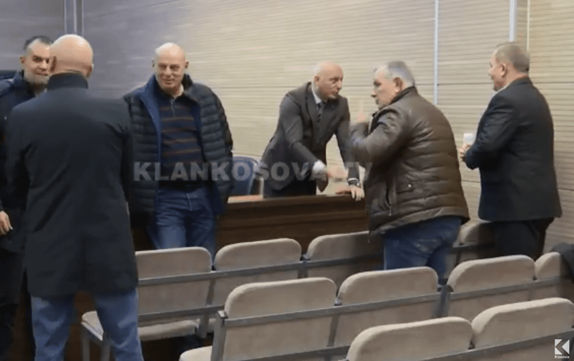 Rasti "Veteranët": Shtyhet përsëri seanca, shkak dy mungesa (VIDEO)